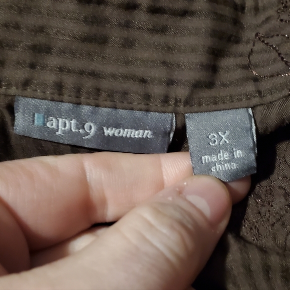 5 For 25$ Apt 9 button down blouse - Picture 3 of 4